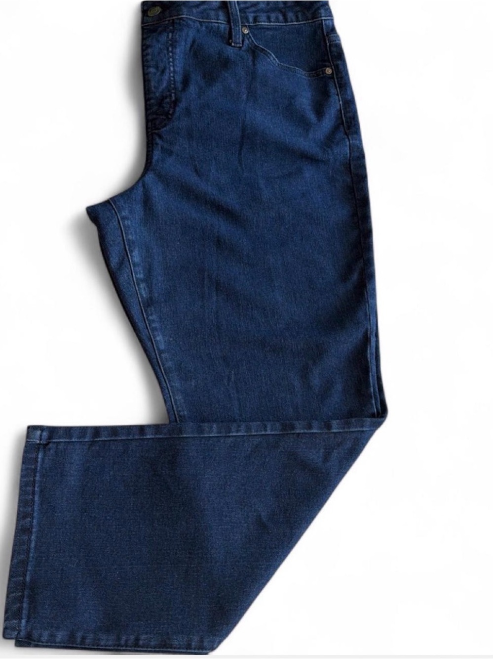 Women’s plus size petite Jeans by Terra & Sky. Dark wash, straight leg, size 16P